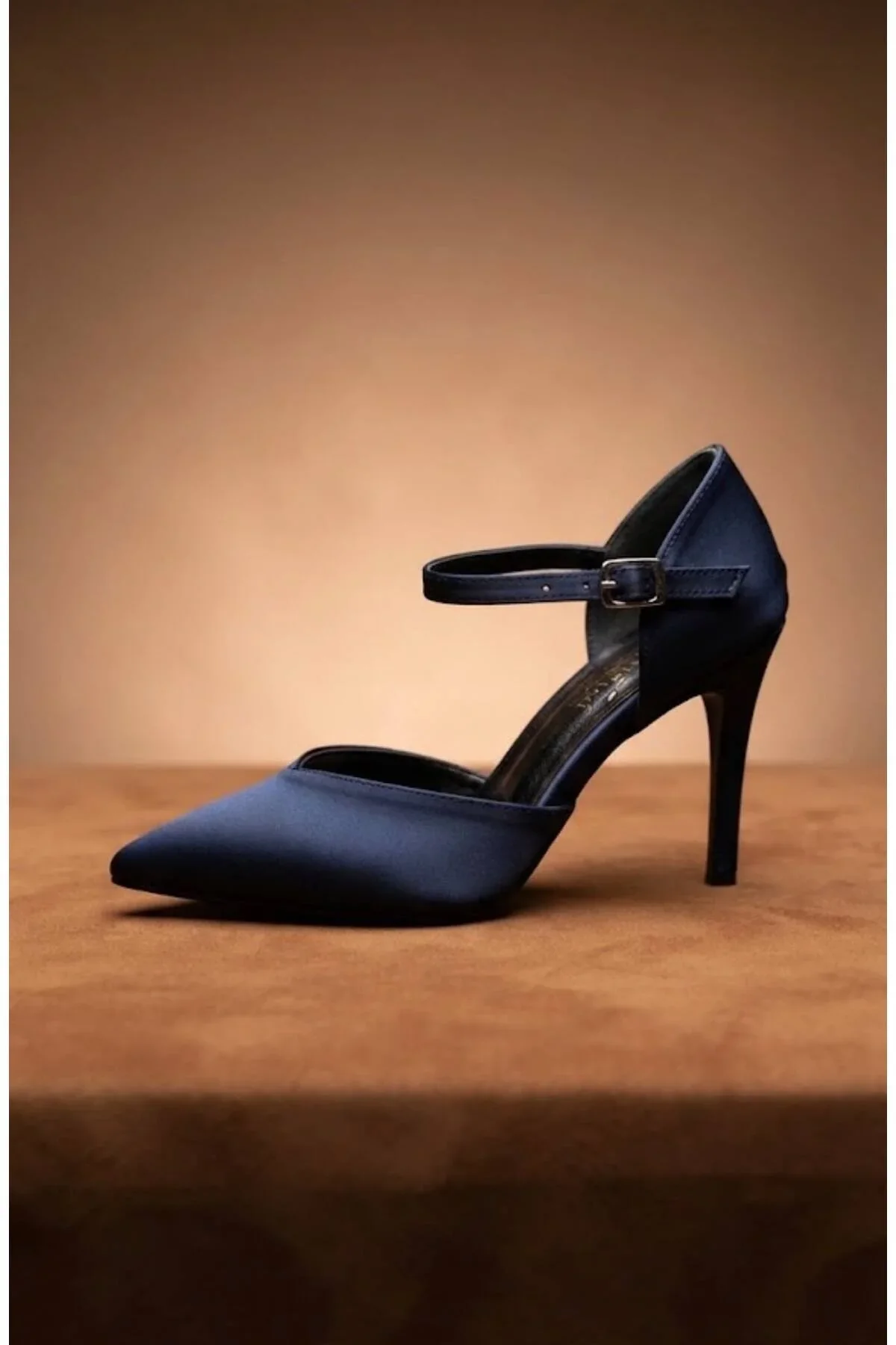 NavStar Kadın Saten Arkası Kapalı Bilek Bantlı 10 cm Topuklu Stiletto